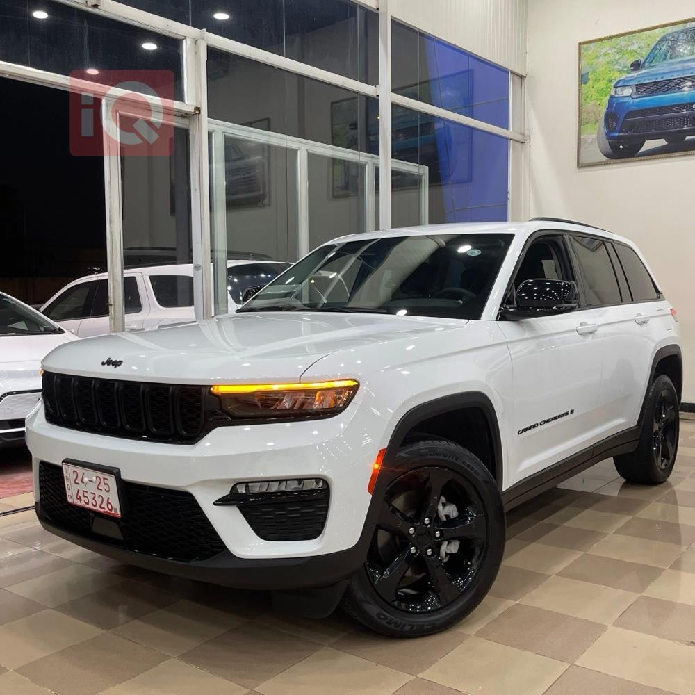 جیپ گراند شیرۆکی